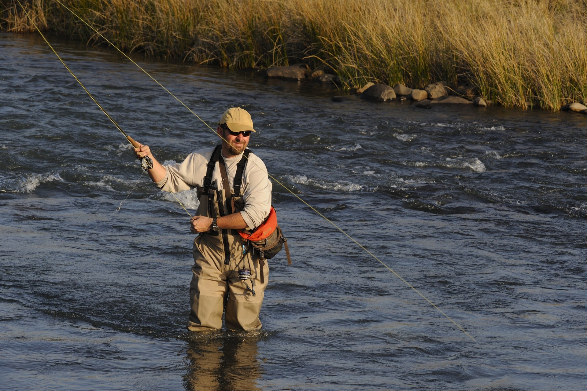 Paquete de 3 Feth Hopper Yellow - Patrón de mosca de saltamontes de espuma - Tamaño del anzuelo 10