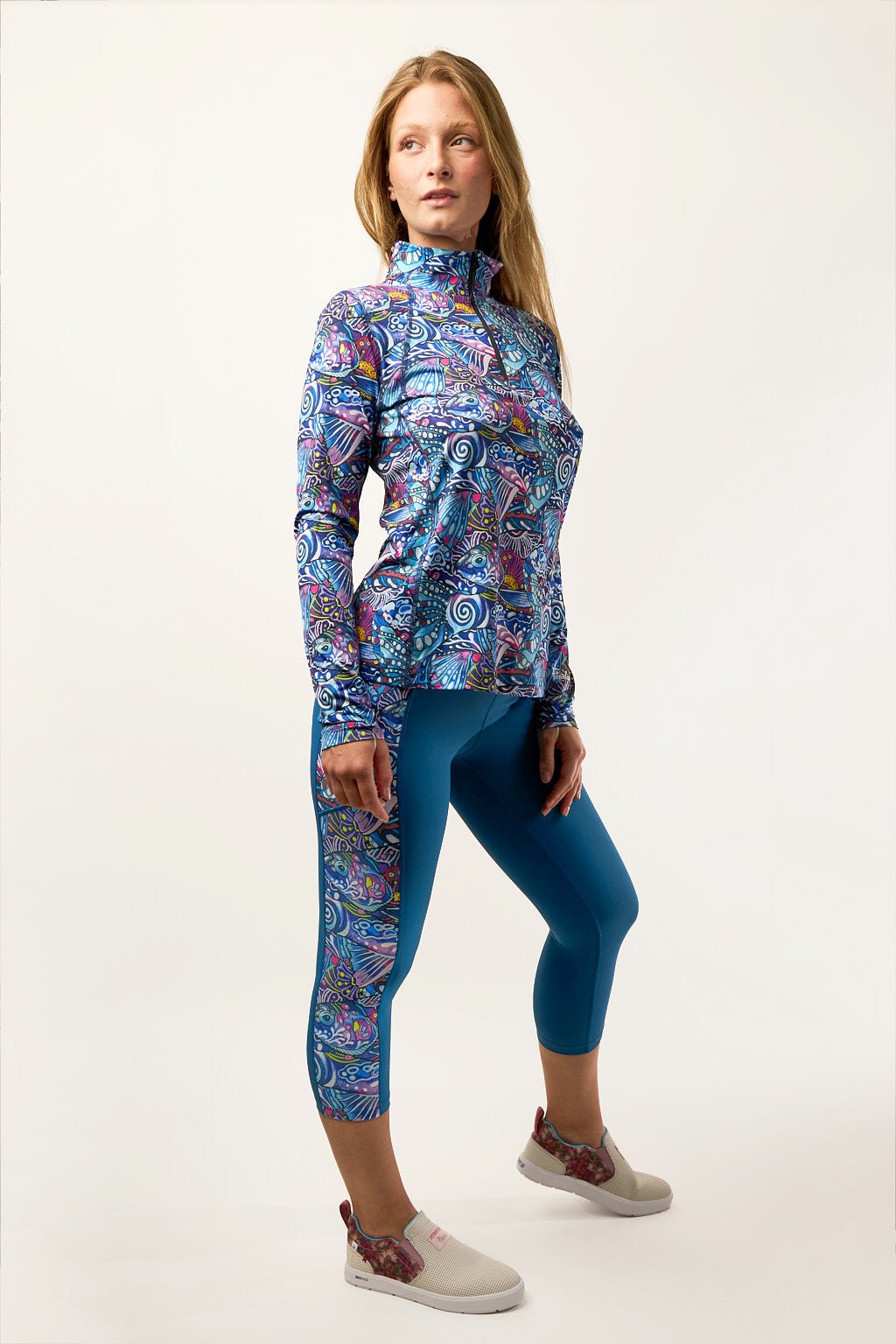 Enchanted Grayling Pocket Capri Leggings